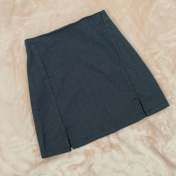 Brandy Melville Plaid Mini Skirt - Picture 1 of 4